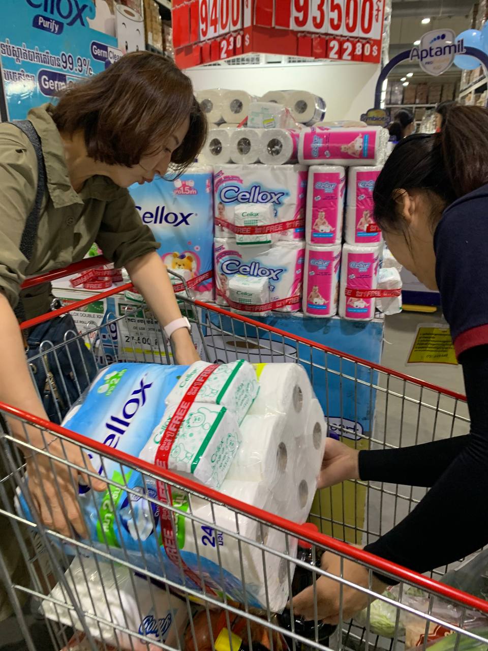 BJC products promoted by Da Houg Heng's trade team at Makro Cambodia